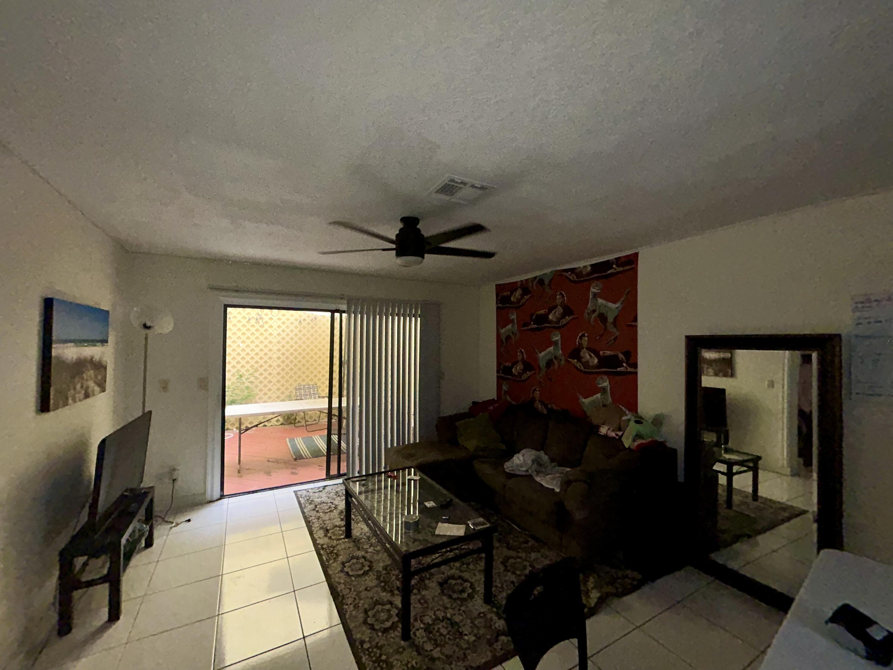 22342 Pineapple Walk Drive Boca Raton, FL 33433 - Photo 4 of 15 IMG_6529
