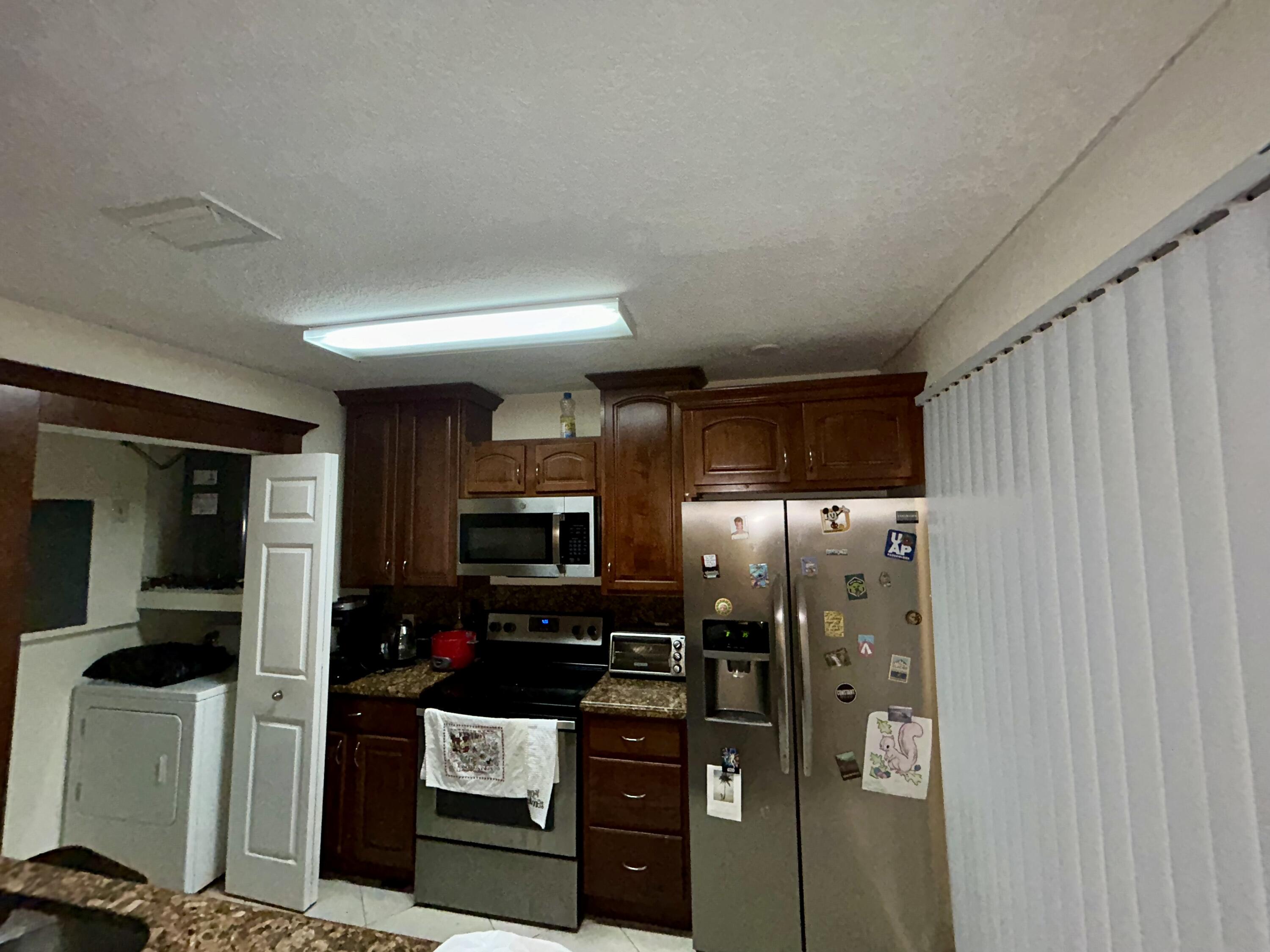 22342 Pineapple Walk Drive Boca Raton, FL 33433 - Photo 5 of 15 IMG_6530