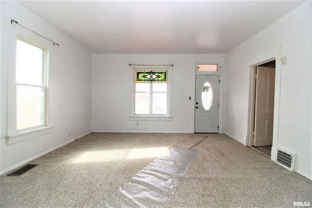 $79,500 | 214 Anna Street, East Peoria, IL 61611