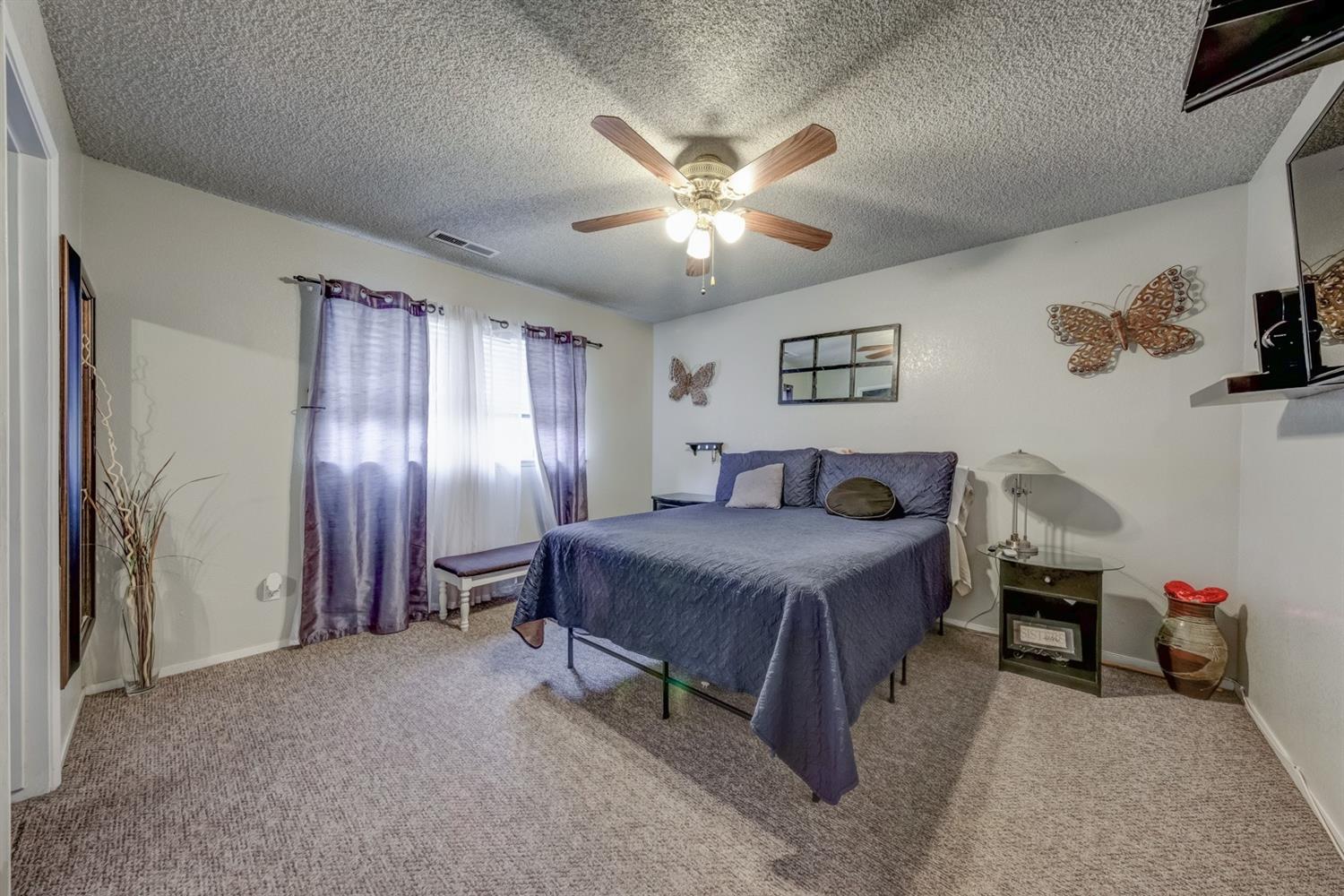 17609 Rodeo Drive Madera, CA 93638 - Photo 22 of 31 Master Bedroom
