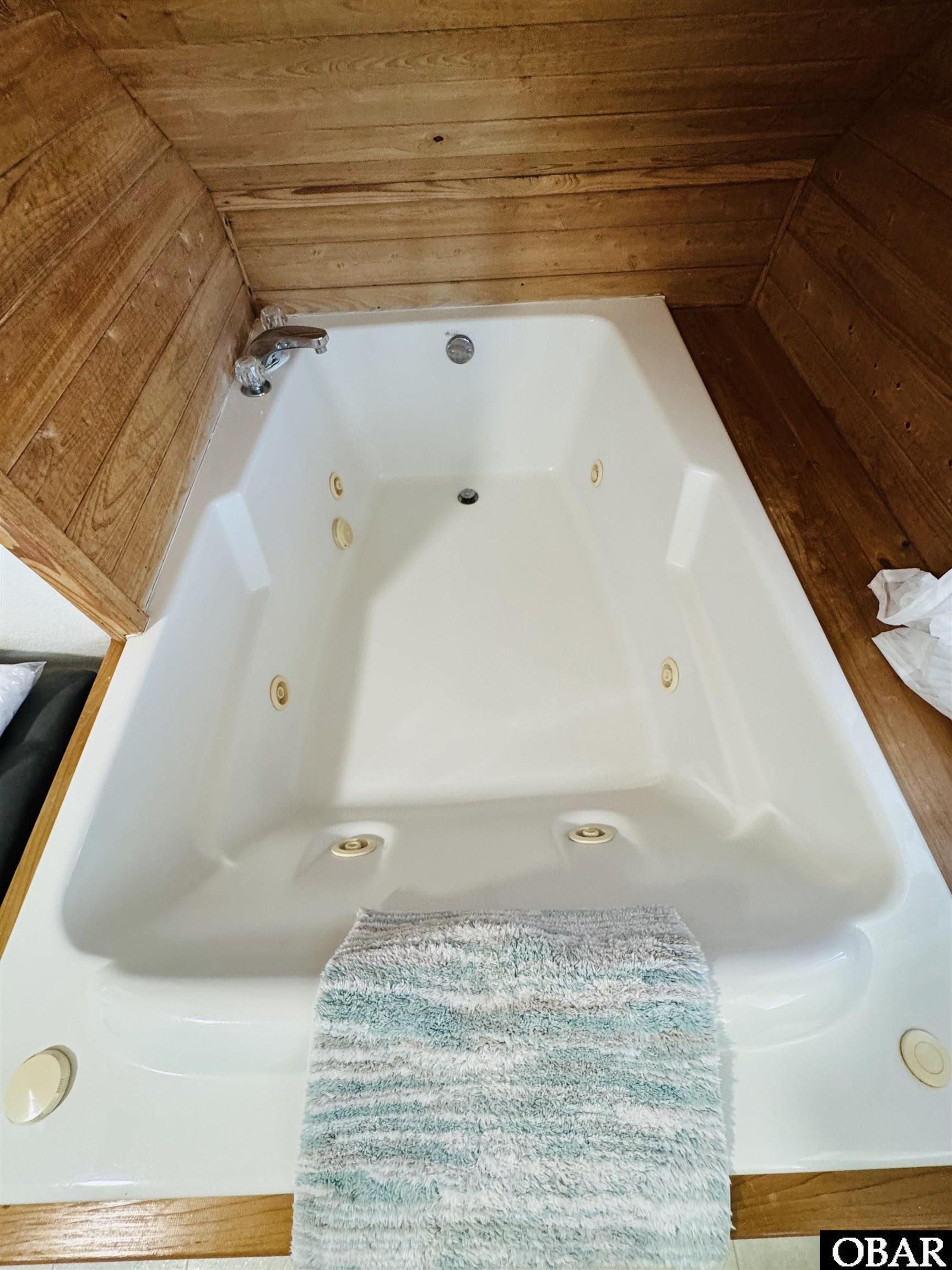 26212 Bluebeard Road Salvo, NC 27982 - Photo 22 of 46 Owner's jetted tub