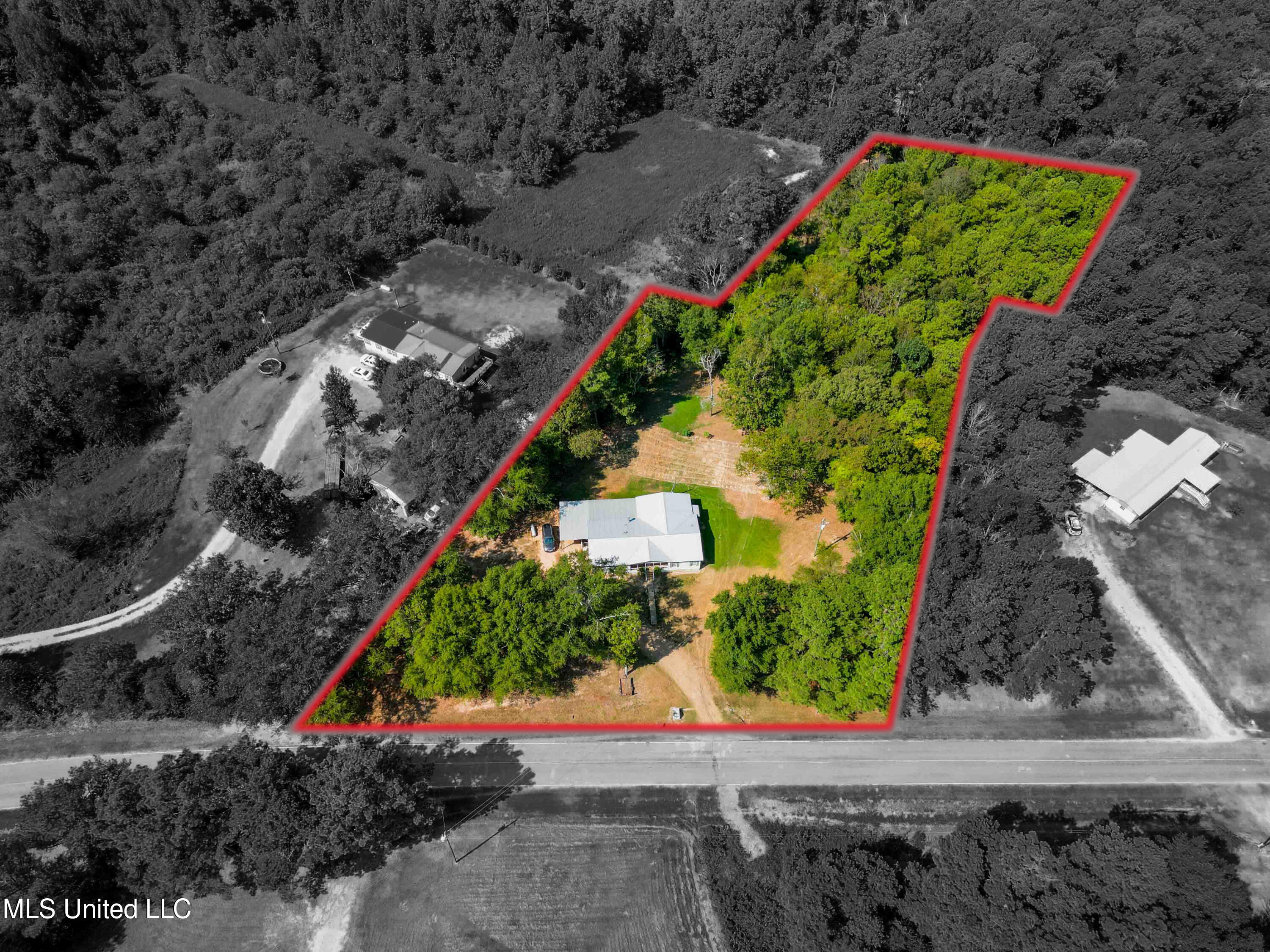 345 James Berry Road Mount Olive, MS 39119 - Photo 5 of 28 345_JamesBerryRd_Magee-33 copy