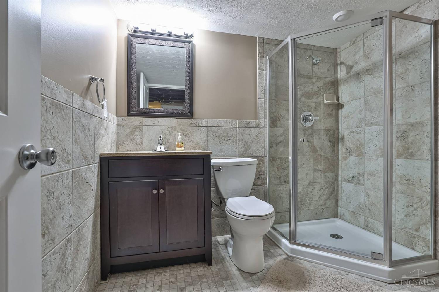 682 Compton Road Cincinnati, OH 45231 - Photo 43 of 49