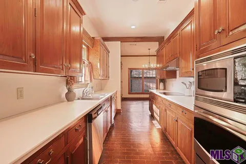 $545,000 | 45 Jamestowne Court, Baton Rouge, LA 70809