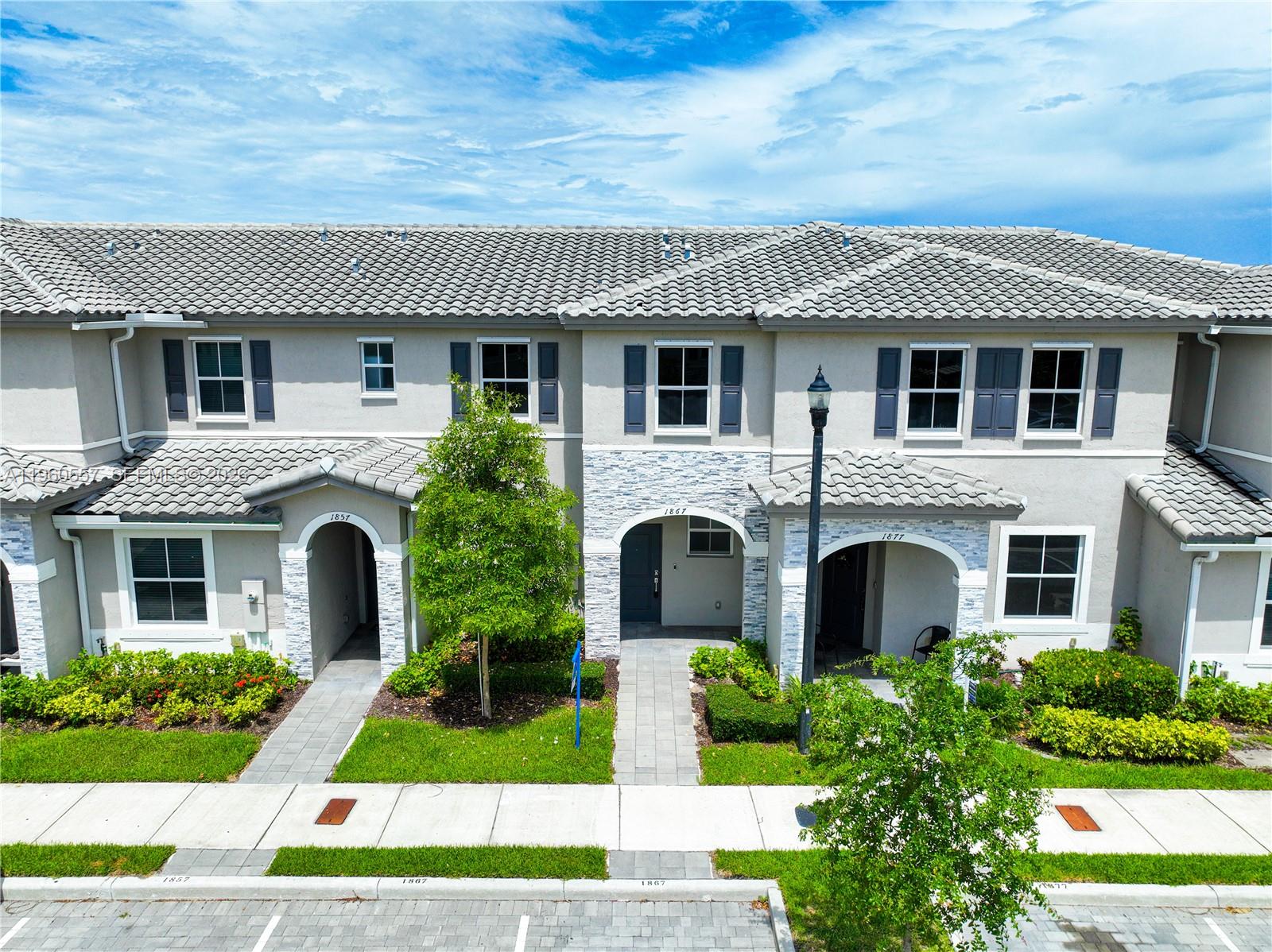 1867 Southeast 26th Street Homestead, FL 33035 - Photo 3 of 70