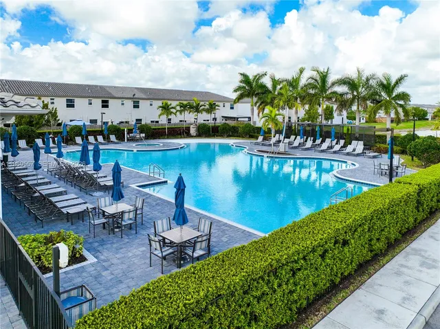 $299,900 | 1867 Southeast 26th Street, Homestead, FL 33035