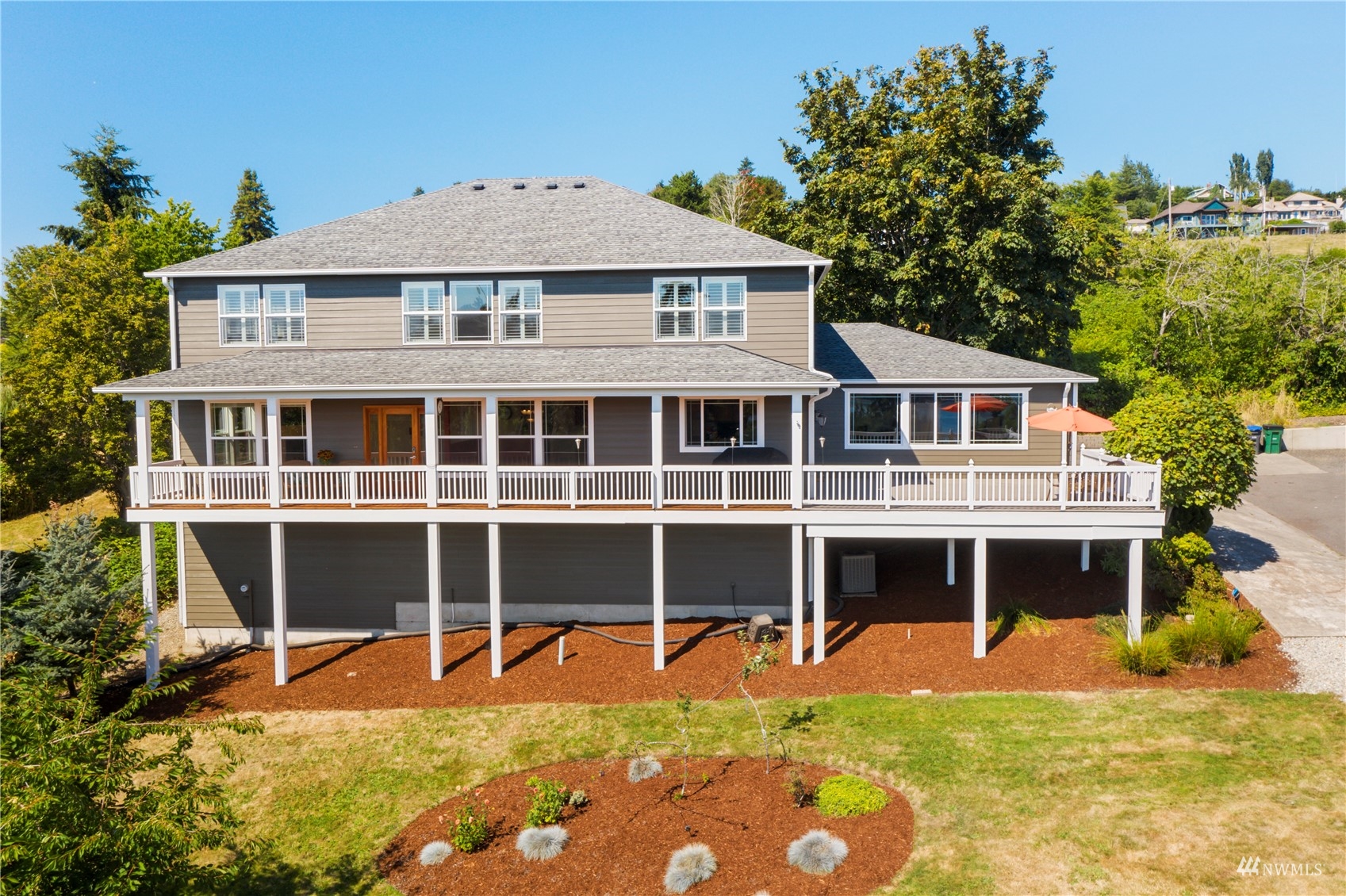 2794 Tracyton Beach Road Northwest Bremerton, WA 98310 - Photo 3 of 40