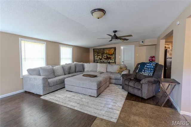 $292,500 | 22197 Reliable Road, Waynesville, MO 65583