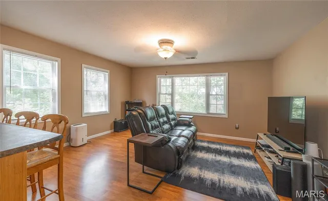 $295,000 | 22197 Reliable Road, Waynesville, MO 65583