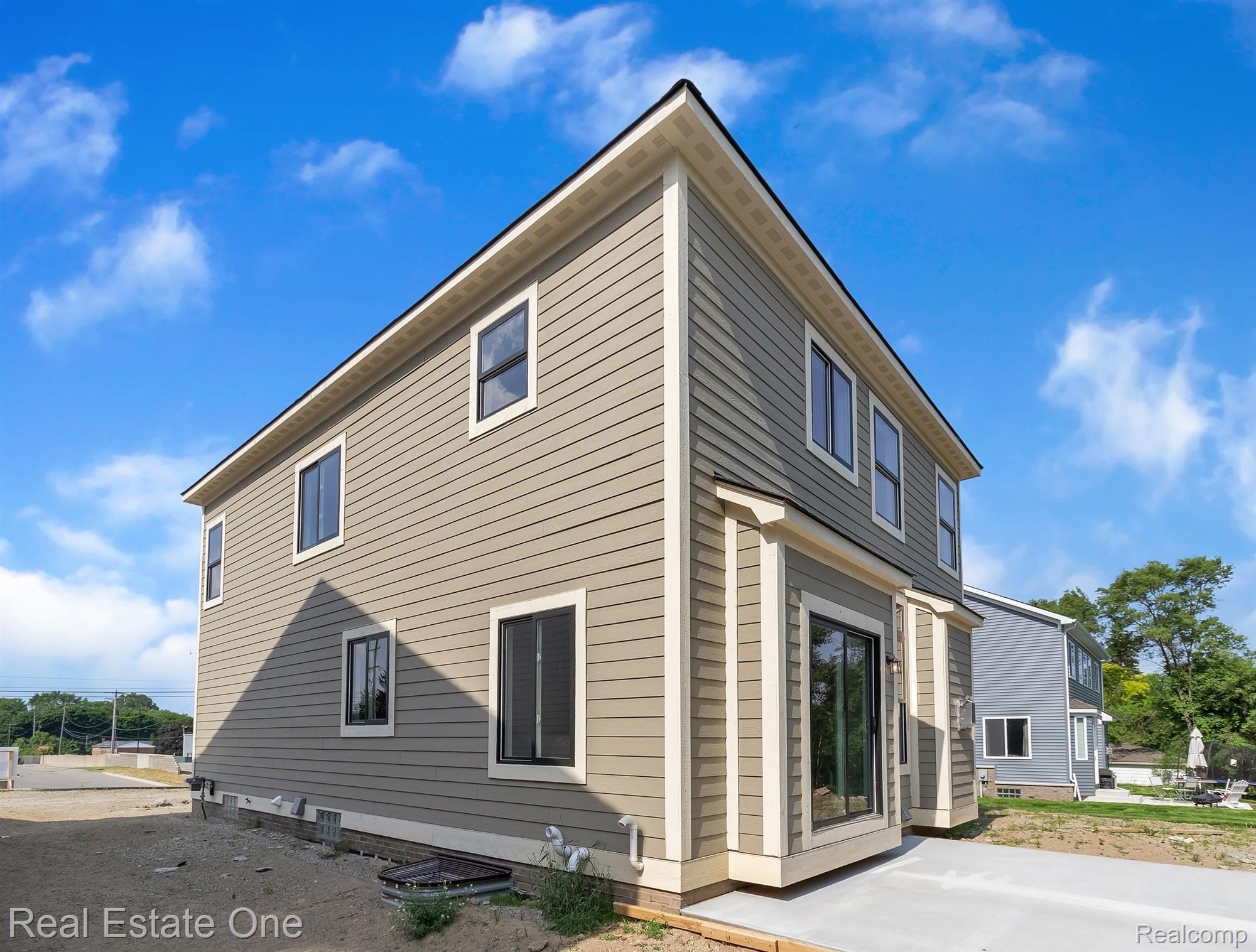 279 West Tienken Road Rochester, MI 48306 - Photo 42 of 43 42-279 W Tienken Rd-windowstill-rea.jpg