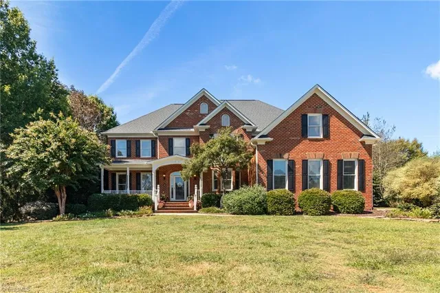$925,000 | 7011 Mustang Court, Summerfield, NC 27358