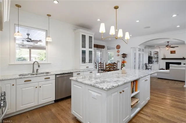 $925,000 | 7011 Mustang Court, Summerfield, NC 27358