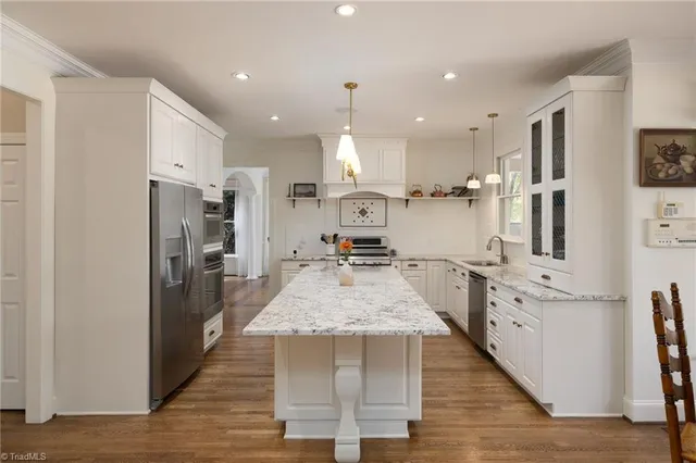 $925,000 | 7011 Mustang Court, Summerfield, NC 27358