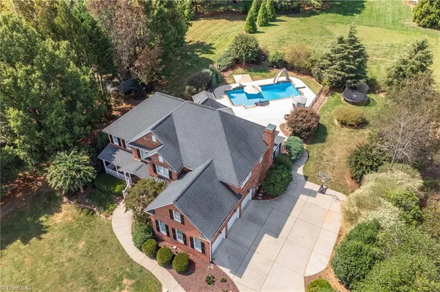 $925,000 | 7011 Mustang Court, Summerfield, NC 27358