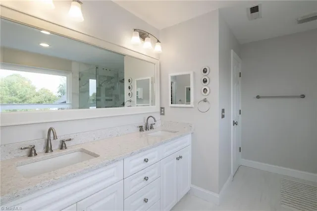 $925,000 | 7011 Mustang Court, Summerfield, NC 27358