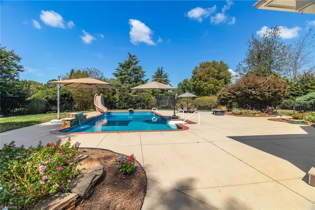 $925,000 | 7011 Mustang Court, Summerfield, NC 27358