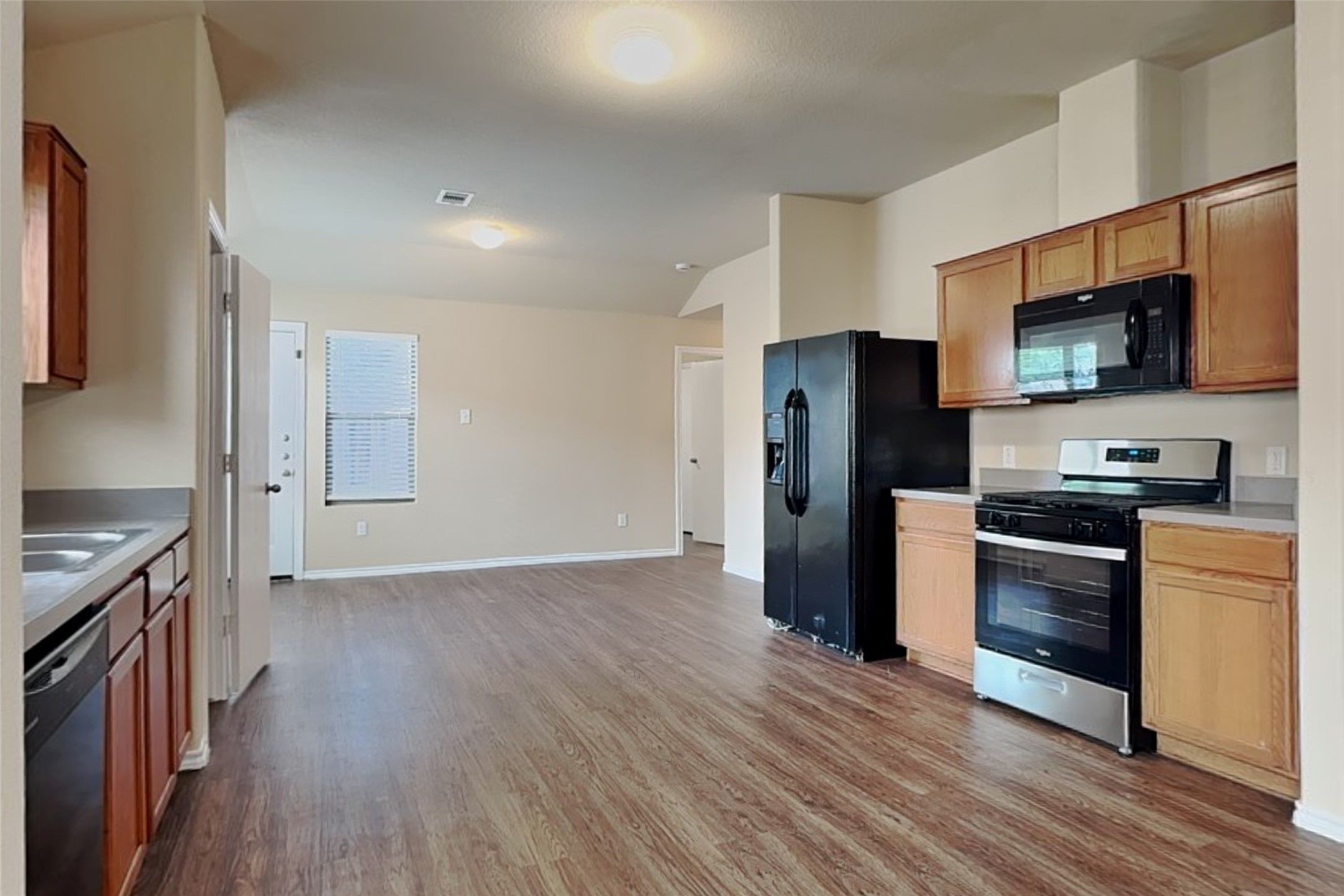 2822 Wisner Circle Houston, TX 77014 - Photo 2 of 20
