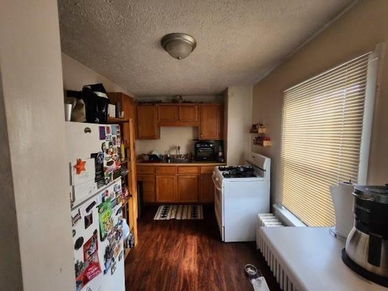 3200-3202 Willett Road Pittsburgh, PA 15227 - Photo 40 of 46 a room with furniture and a wooden floor