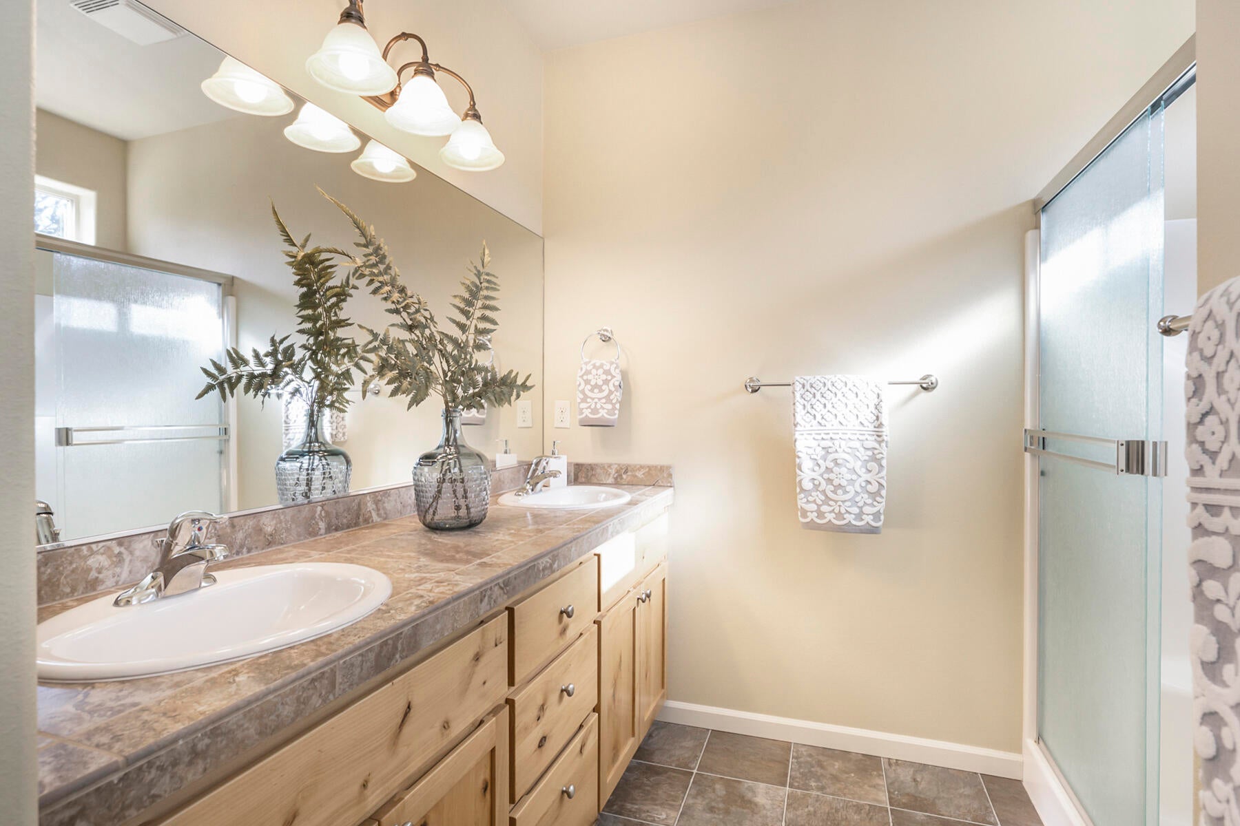 3119 Yellow Ribbon Drive Bend, OR 97701 - Photo 20 of 34 JH5_1409