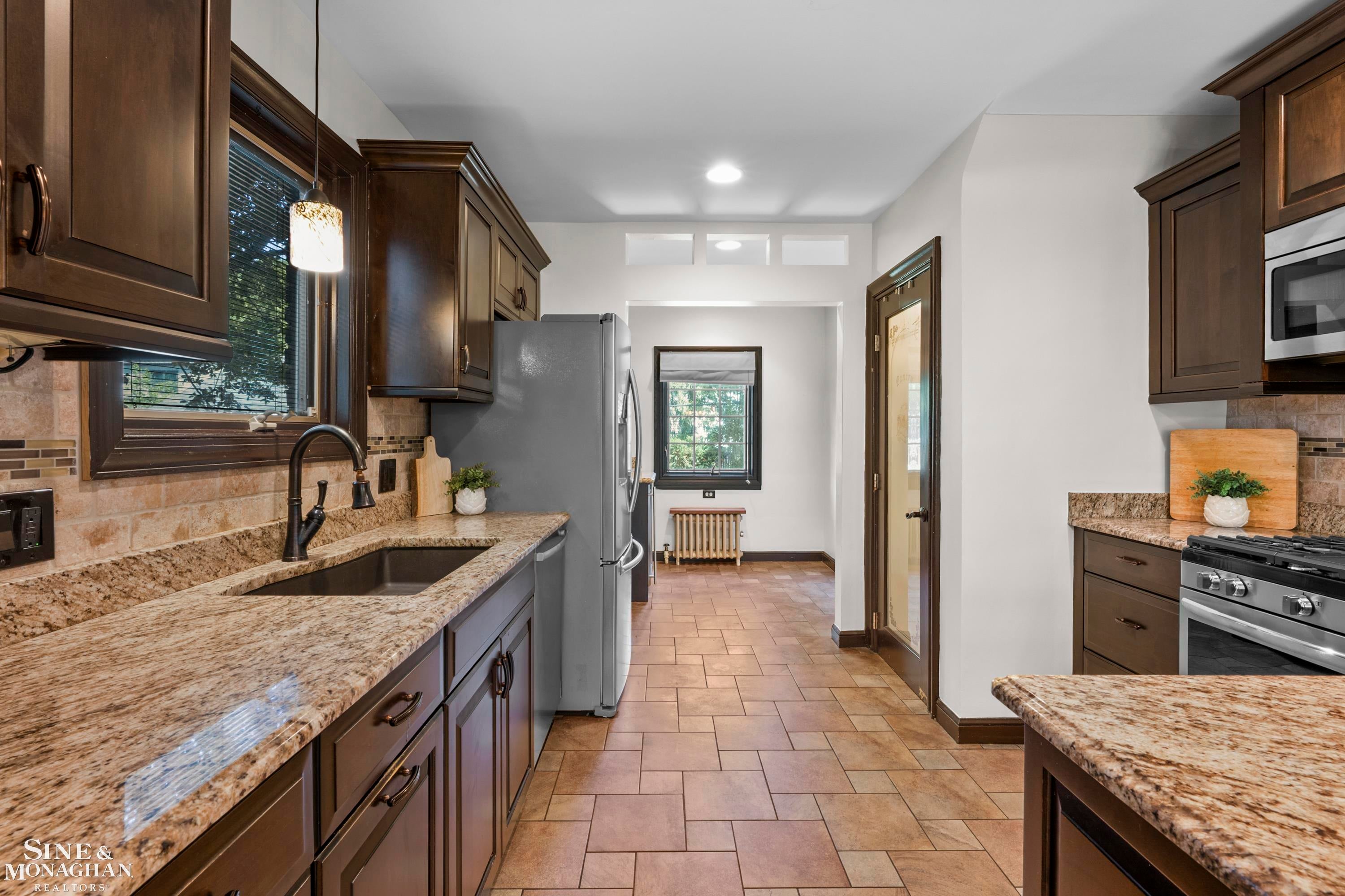818 Cadieux Road Grosse Pointe, MI 48230 - Photo 18 of 41 Gallery Image 18