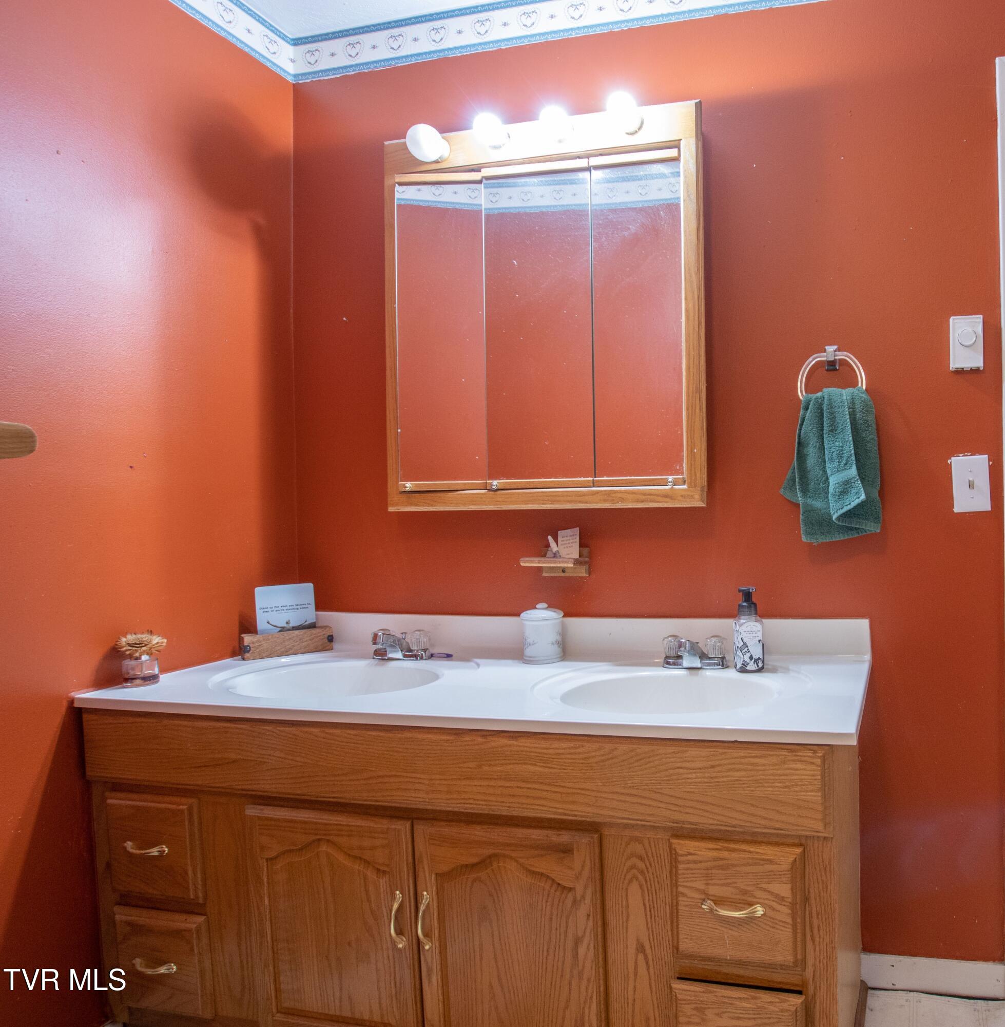 152 Shaw Street Lebanon, VA 24266 - Photo 13 of 22 152 Shaw Street