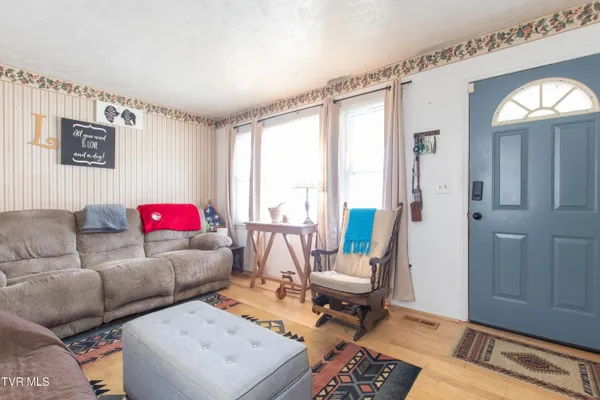 $139,900 | 152 Shaw Street, Lebanon, VA 24266