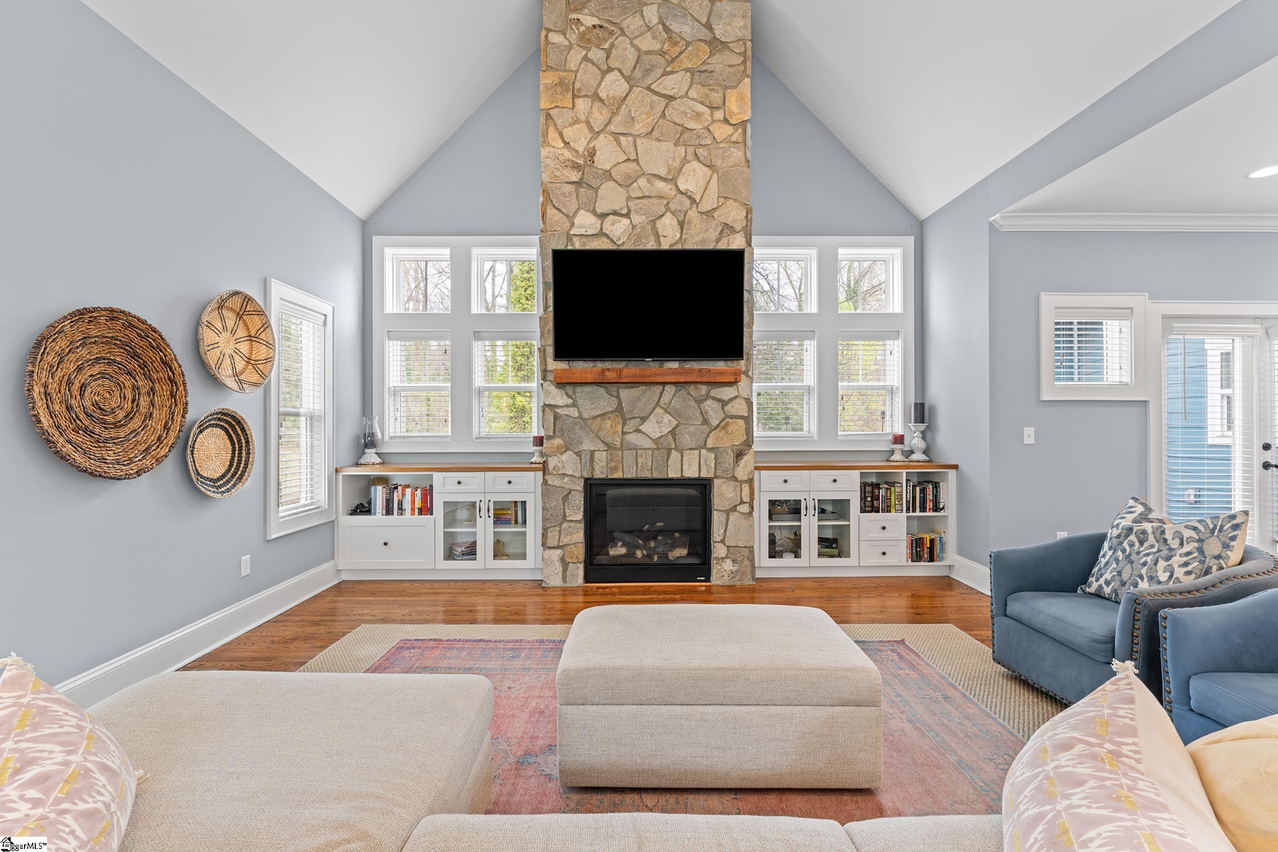 44 Primrose Lane Greenville, SC 29607 - Photo 3 of 48 Gallery Image 3