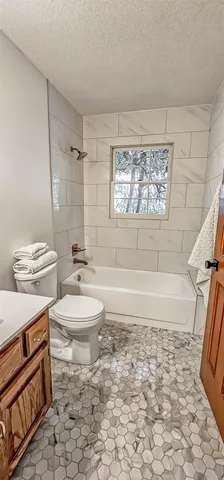 $419,930 | 8812 East Plantation Oaks Drive, Memphis, TN 38018