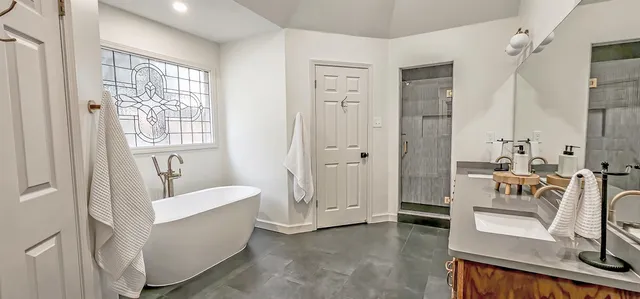 $419,930 | 8812 East Plantation Oaks Drive, Memphis, TN 38018