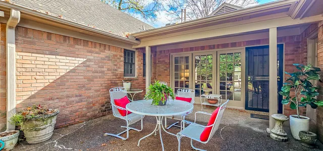 $419,930 | 8812 East Plantation Oaks Drive, Memphis, TN 38018