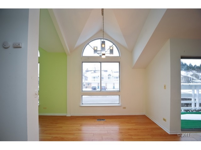 1076 Courtland Drive, Unit 1076 Buffalo Grove, IL 60089 - Photo 8 of 10