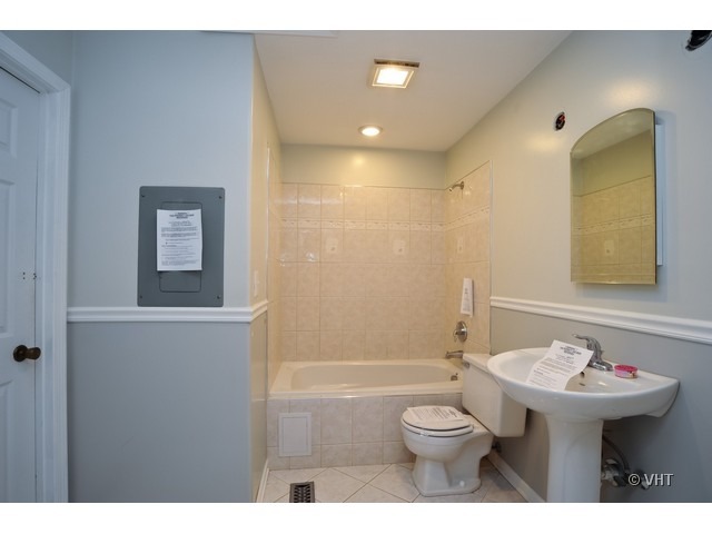 1076 Courtland Drive, Unit 1076 Buffalo Grove, IL 60089 - Photo 10 of 10