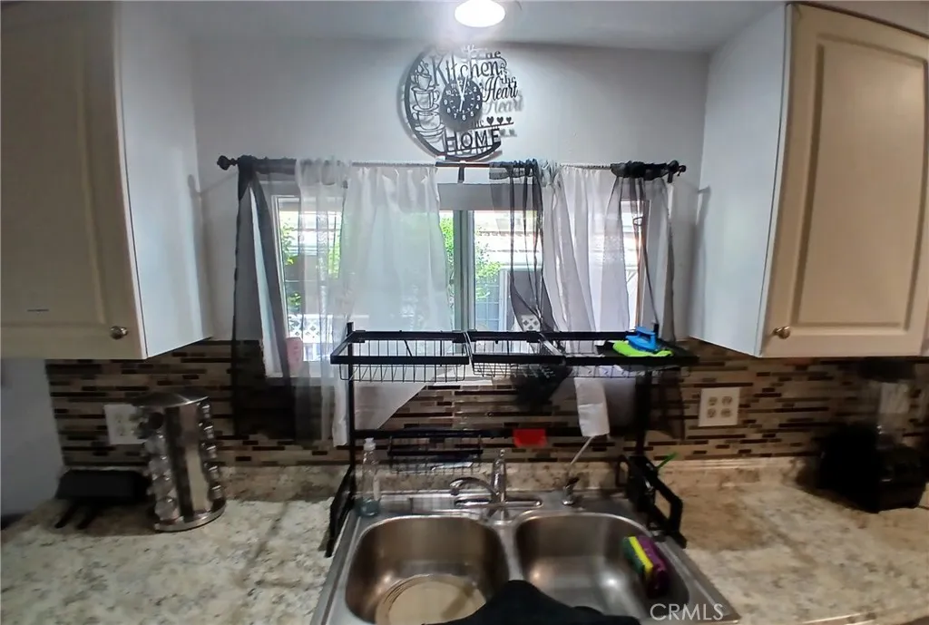 250 South Linden Avenue Rialto, CA 92376 - Photo 13 of 31