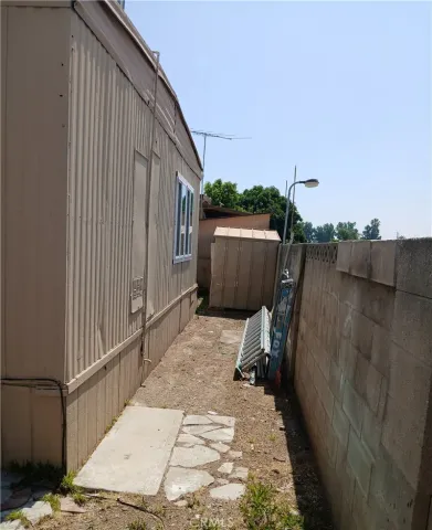 $185,000 | 250 South Linden Avenue, Rialto, CA 92376