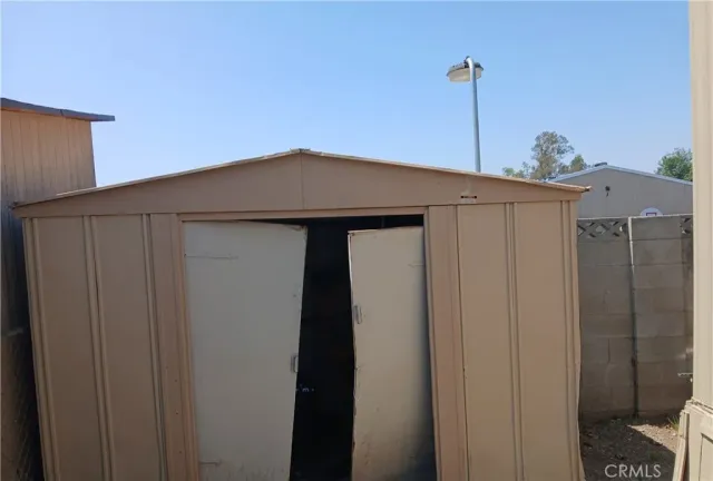 $185,000 | 250 South Linden Avenue, Rialto, CA 92376