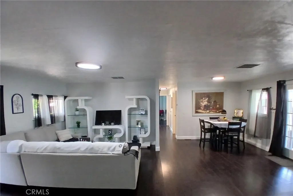 250 South Linden Avenue Rialto, CA 92376 - Photo 8 of 31