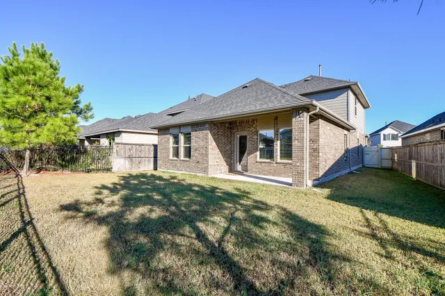 $335,000 | 16868 Pink Wintergreen Drive, Conroe, TX 77385