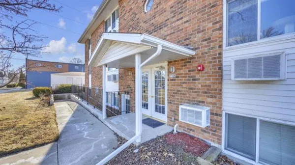 $129,000 | 1106 South 7th Street, Unit 1, Sheboygan, WI 53081