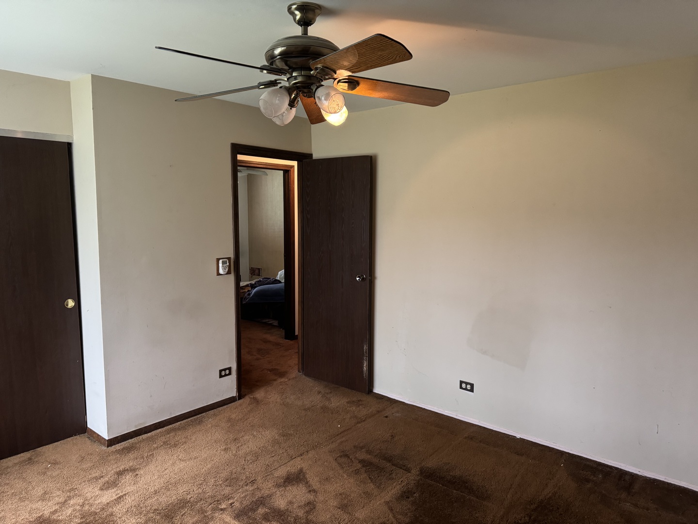 662 Berwick Place Roselle, IL 60172 - Photo 12 of 19