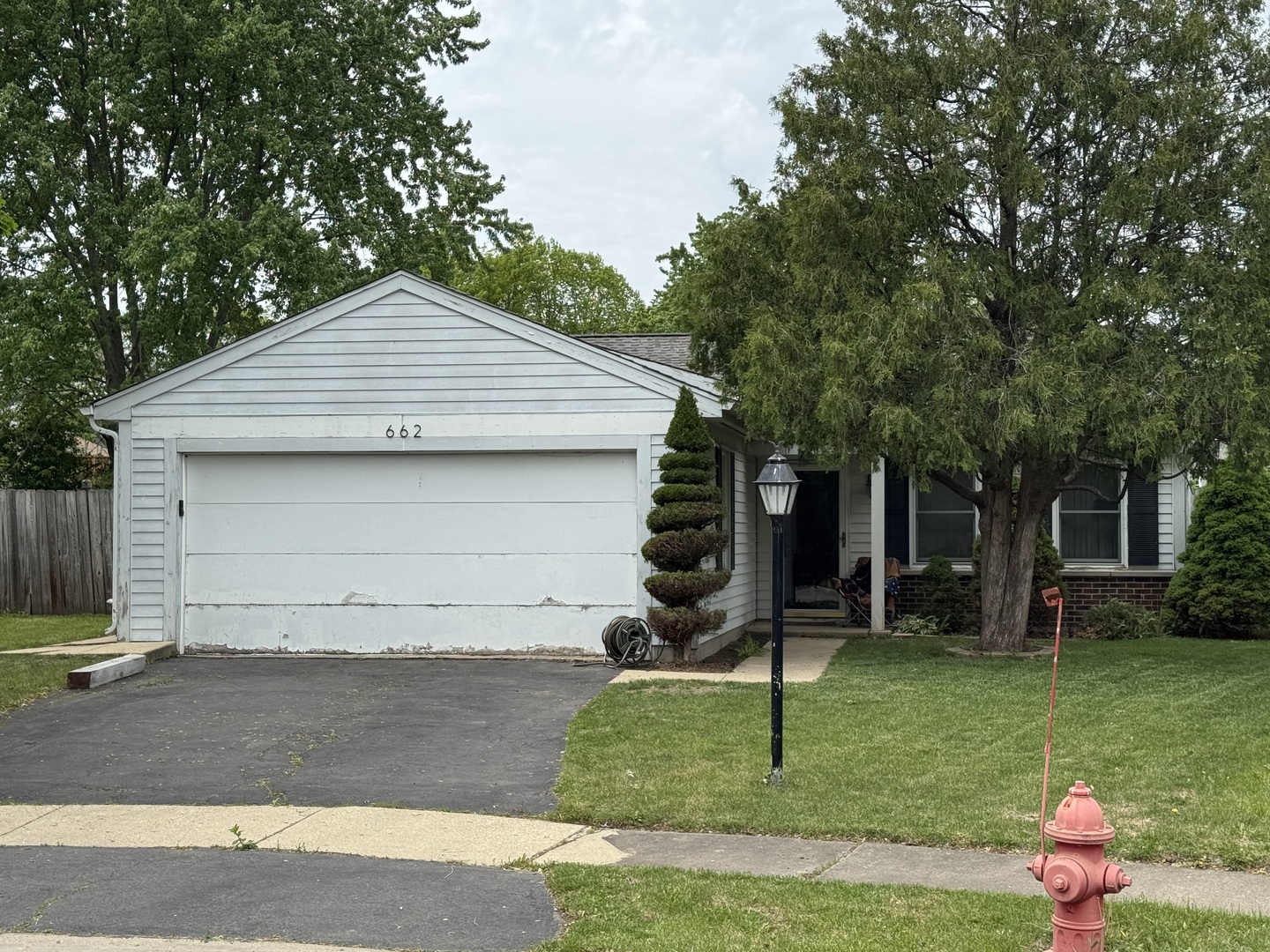 662 Berwick Place Roselle, IL 60172 - Photo 2 of 19