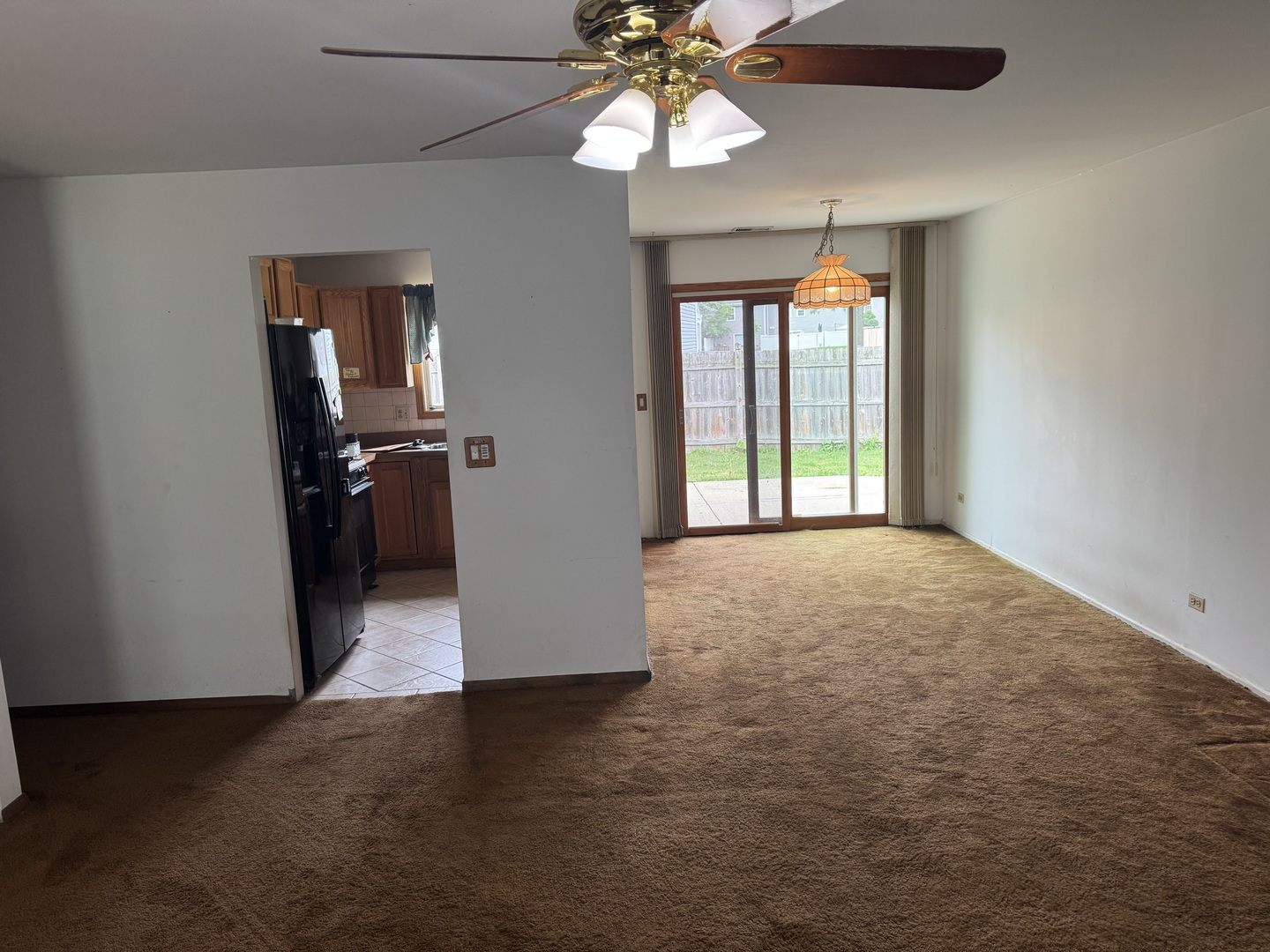 662 Berwick Place Roselle, IL 60172 - Photo 3 of 19