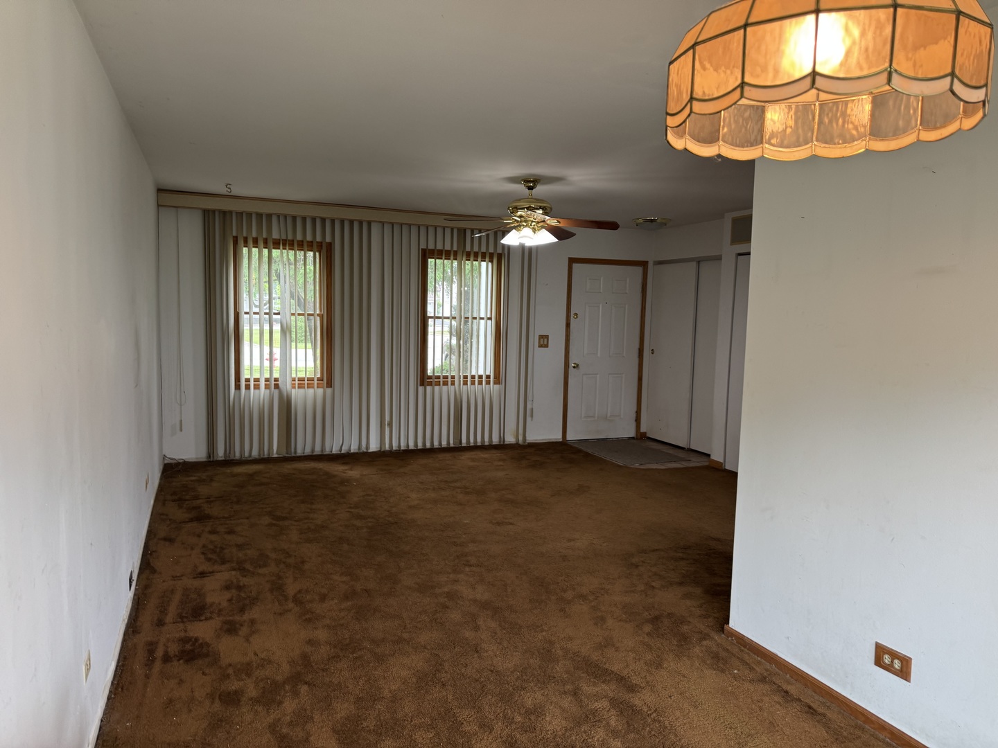 662 Berwick Place Roselle, IL 60172 - Photo 5 of 19