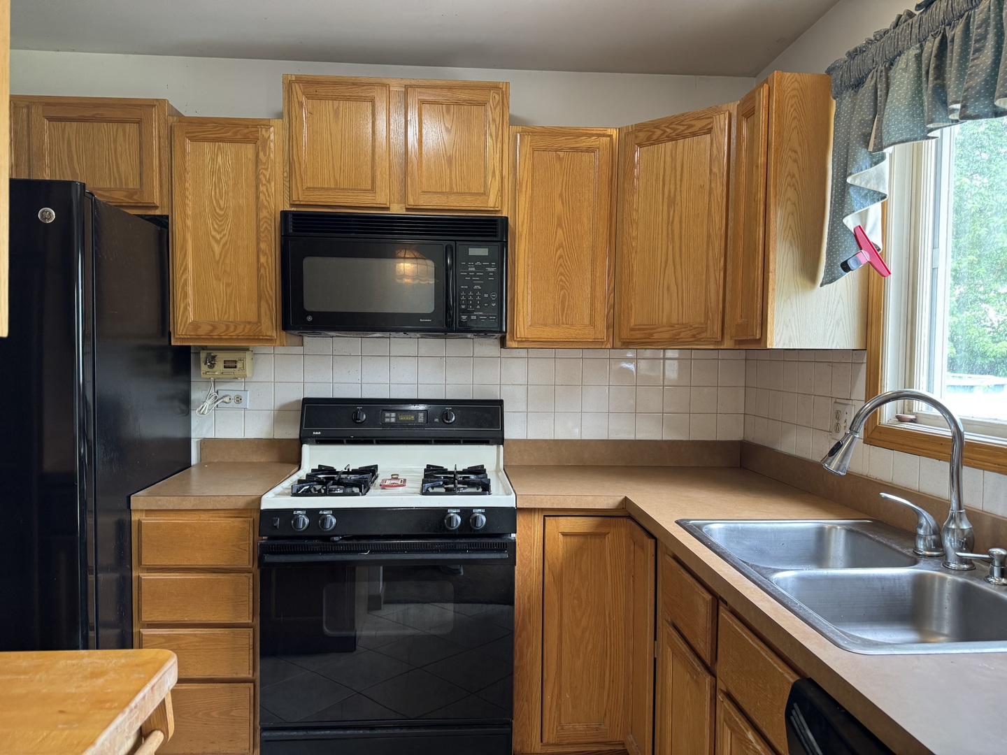 662 Berwick Place Roselle, IL 60172 - Photo 7 of 19