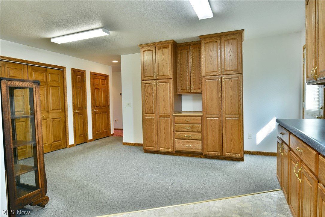 3391 Lyntz Townline Road Southwest Warren, OH 44481 - Photo 44 of 50 Dining area and Laundry