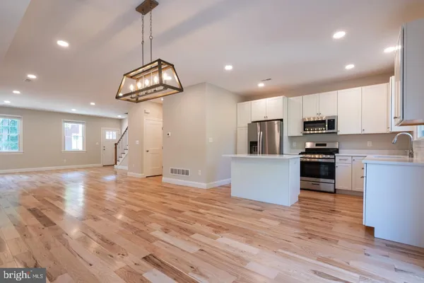 $2,995 | 90 Main Street, Schwenksville, PA 19473