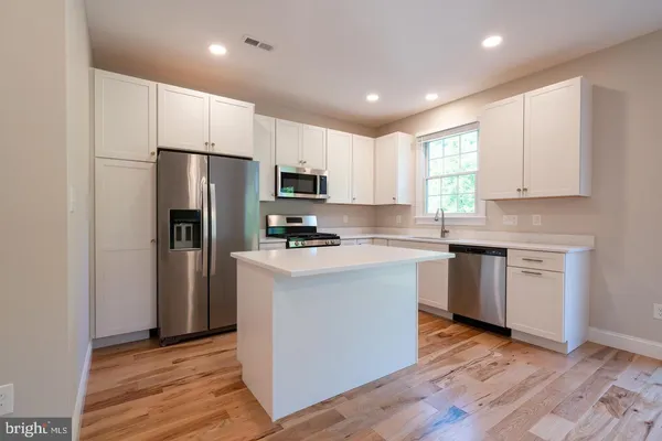 $2,995 | 90 Main Street, Schwenksville, PA 19473