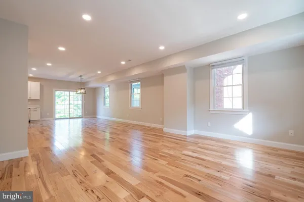 $2,995 | 90 Main Street, Schwenksville, PA 19473