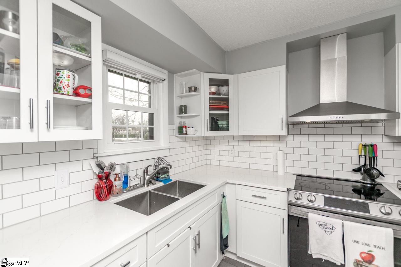 812 Reid School Road, Unit 10 Taylors, SC 29687 - Photo 3 of 25