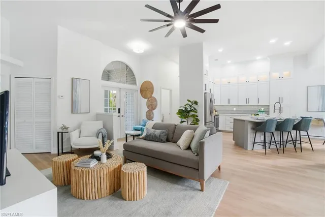 $899,000 | 491 21st Street Northwest, Naples, FL 34120