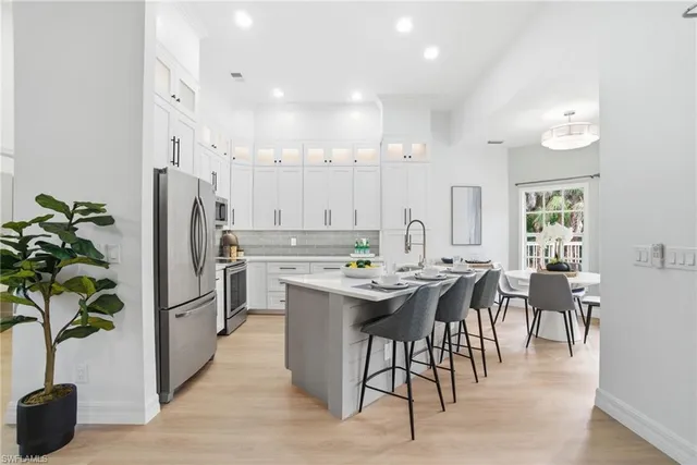 $899,000 | 491 21st Street Northwest, Naples, FL 34120